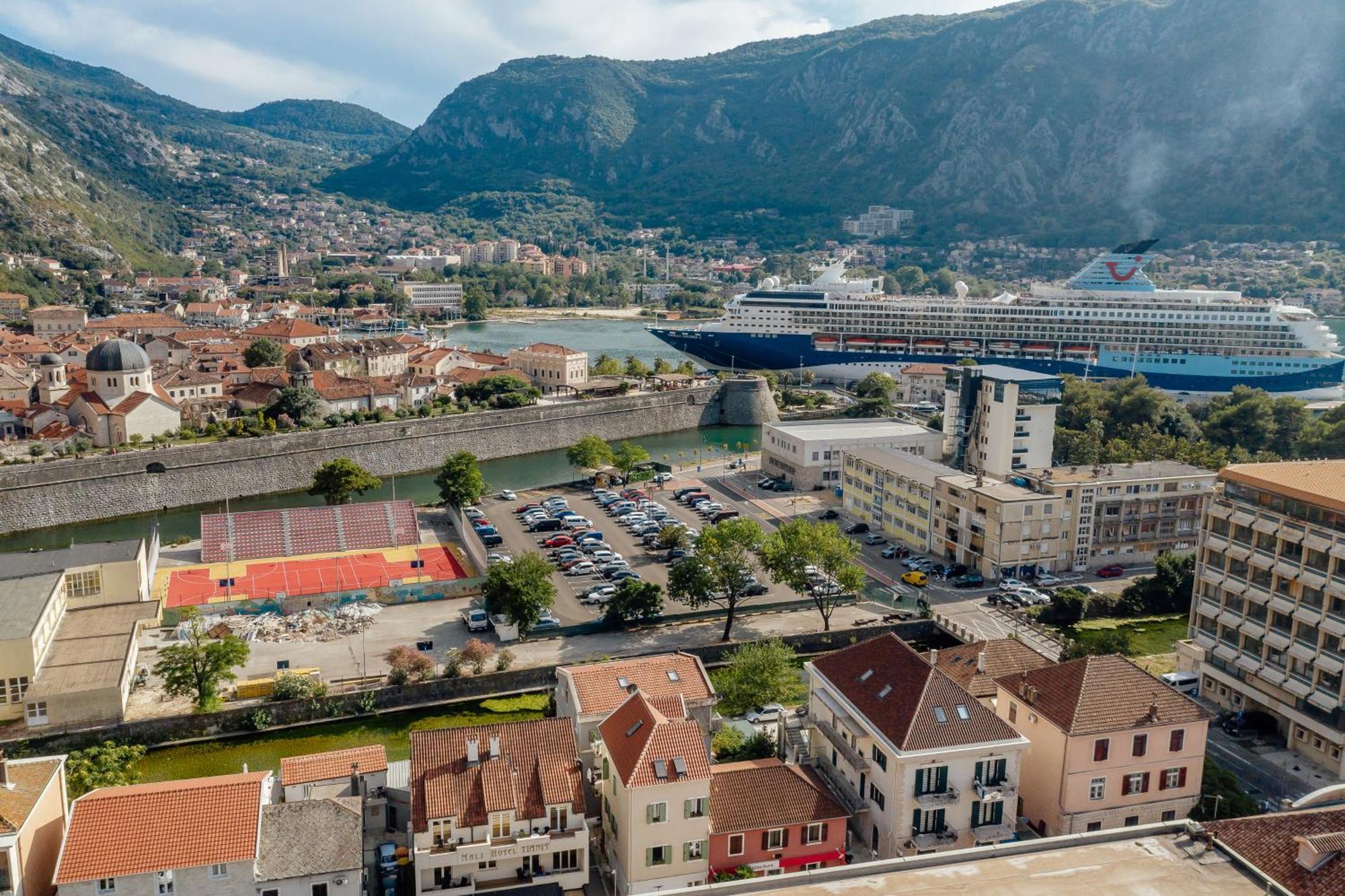 Kotor Central Point 외부 사진