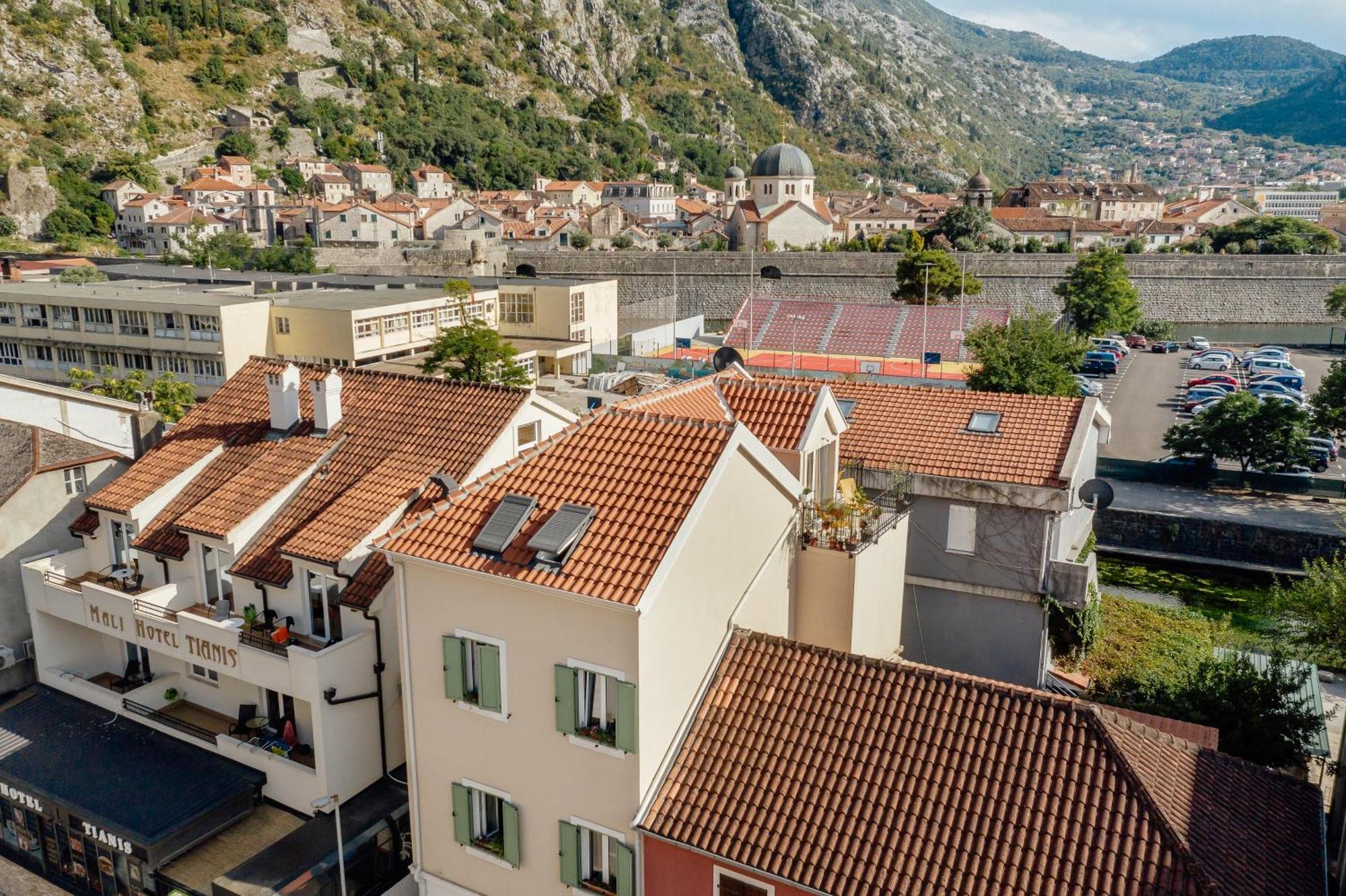 Kotor Central Point 외부 사진